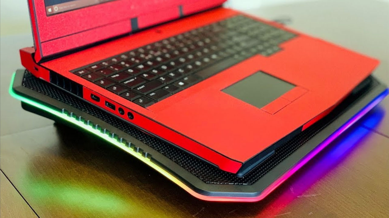 پایه خنک‌کننده لپ‌تاپ واقعاً لازم است؟ بررسی علمی و تجربی | فروشگاه آریا